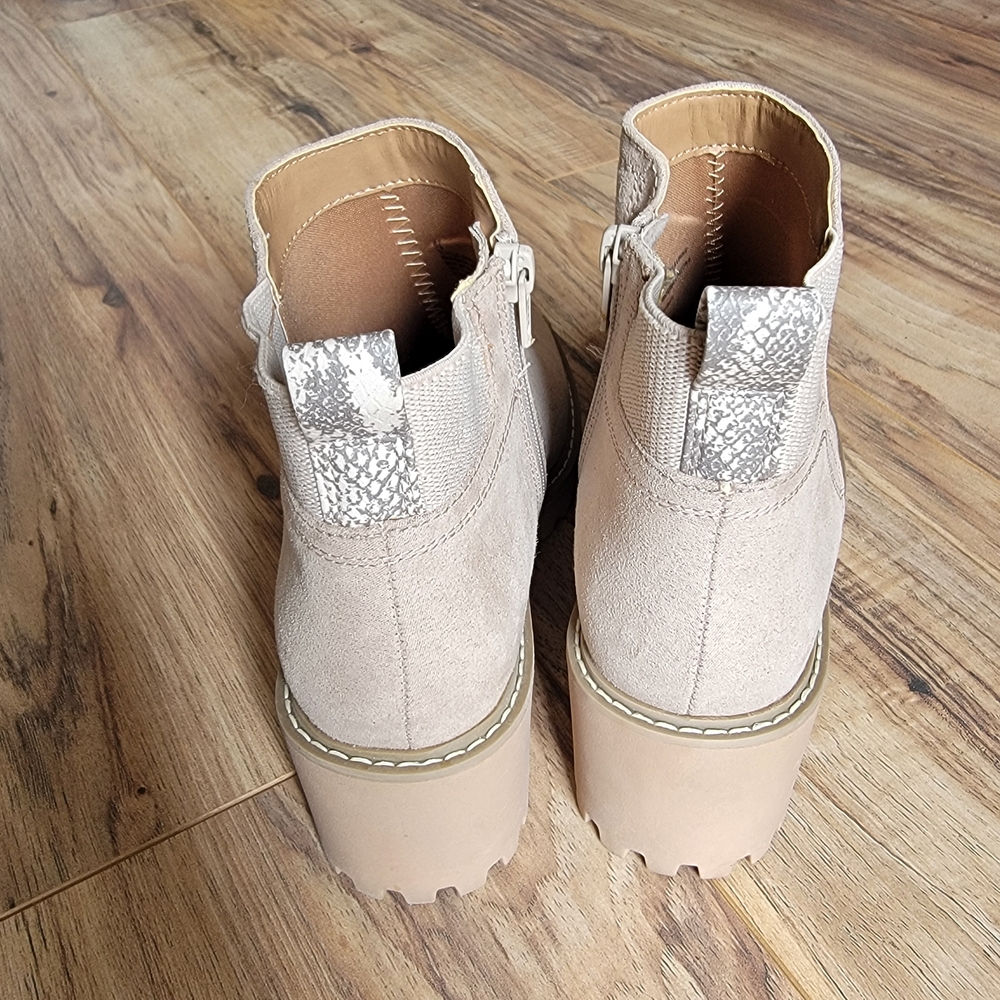 Universal Thread Cream Ankle Booties - Picture 3 of 8